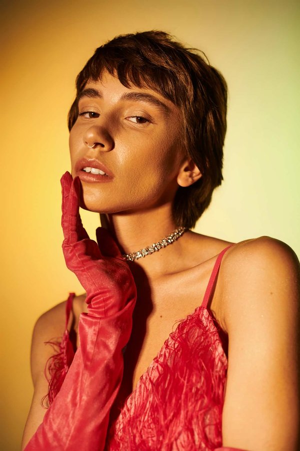 Quelles techniques pour choisir des robes en soie pour des soirées estivales?